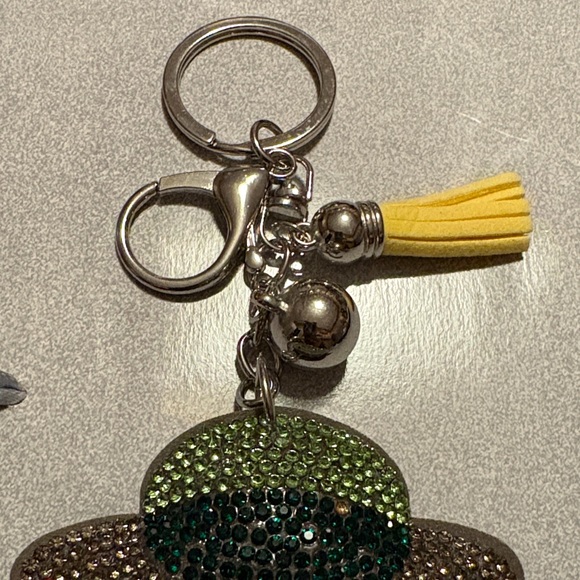 UFO Keychain with Rhinestones - Picture 4 of 7